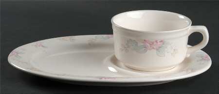 Wyndham Snack Tray & Soup Mug Set