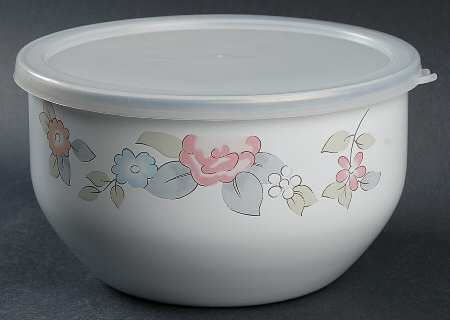 Wyndham 7" Metal Bowl & Plastic Lid