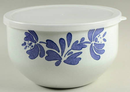 Yorktowne 7 3/4" Metal Bowl W/Plastic Lid