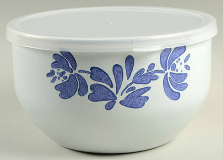 Yorktowne 6 7/8" Metal Bowl W/Plastic Lid