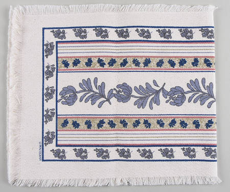 Yorktowne Cloth Table Runner