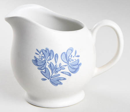 Yorktowne Large Gravy Boat/Pitcher by Pfaltzgraff