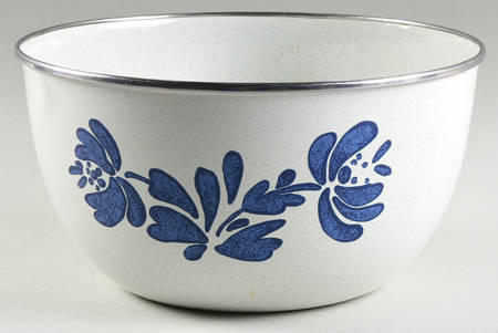 Yorktowne 9" Metal Mixing Bowl