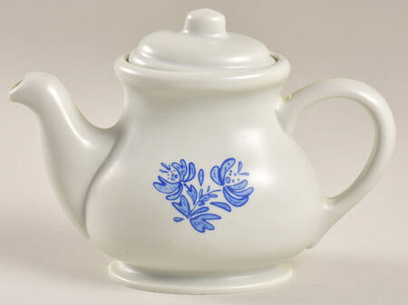 Yorktowne Plastic Child's Teapot & Lid