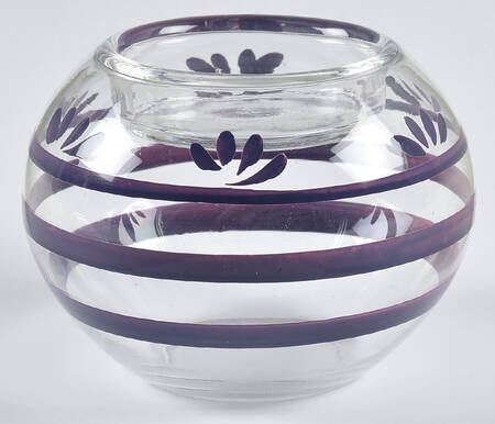 Yorktowne Glassware Hurricane Bottom