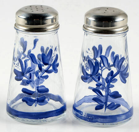 Yorktowne Glassware Salt and Pepper Set