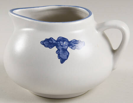 Yorktowne Gravy Boat by Pfaltzgraff