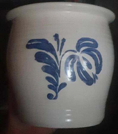 Yorktowne 7" Flower Pot