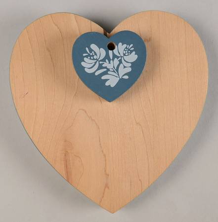 Yorktowne Heart Shape Wood Wall Plaque
