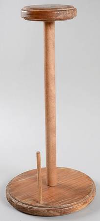 Yorktowne Vertical Wood Paper Towel Holder