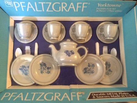 Yorktowne (26 Piece) Metal Child's Tea Set