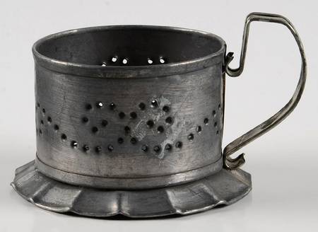 Yorktowne Mug Holder