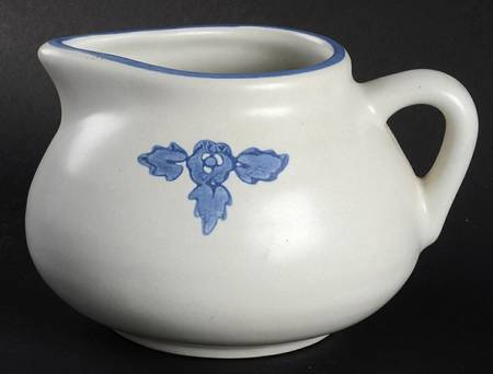Yorktowne Round Gravy Boat by Pfaltzgraff