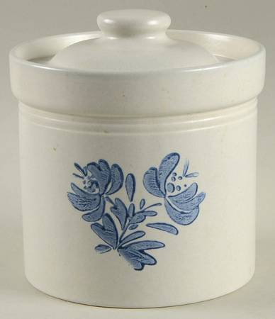 Yorktowne Small Canister & Lid