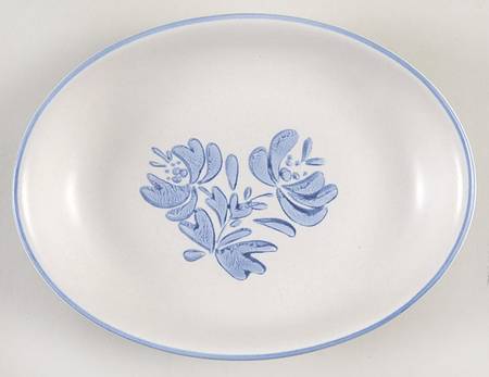 Yorktowne Oval Pickle Dish by Pfaltzgraff