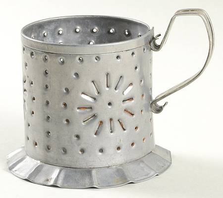 Yorktowne Mug Holder