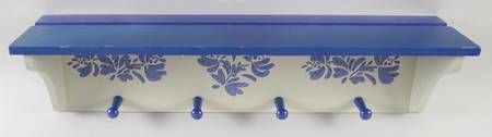 Yorktowne Wood Peg Shelf