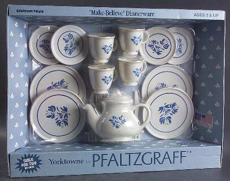Yorktowne (14 Piece) Plastic Child's Tea Set