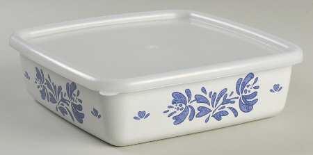 Yorktowne 8" Metal Square Baker W/Plastic Lid