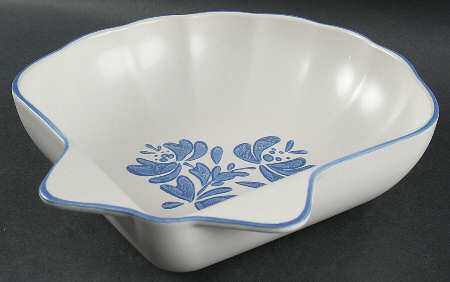 Yorktowne Large Shell Shaped Dish by Pfaltzgraff