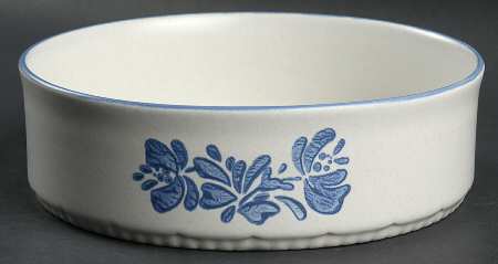 Yorktowne Round Shallow Microwave Baker