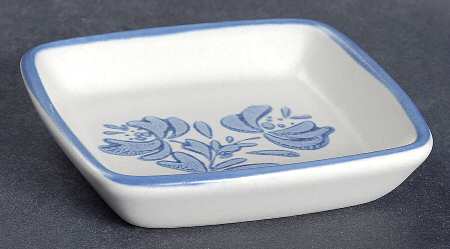 Yorktowne Nut Dish
