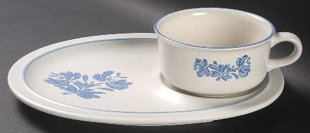 Yorktowne Snack Tray & Soup Mug Set by Pfaltzgraff