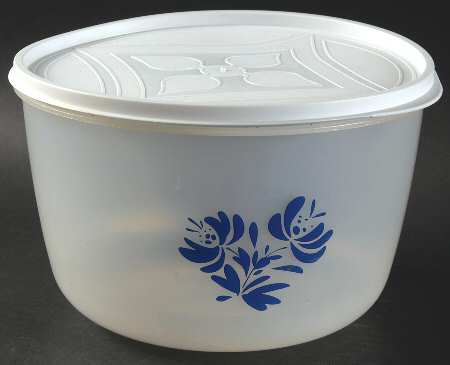 Yorktowne 7" Plastic Nested Storage Bowl & Lid