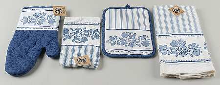 Yorktowne 4 Pc Cloth Kitchen Set (OVENM,POTHM3,DISHT,DISHC)