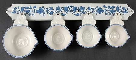 Yorktowne Measuring Cup Set & Rack