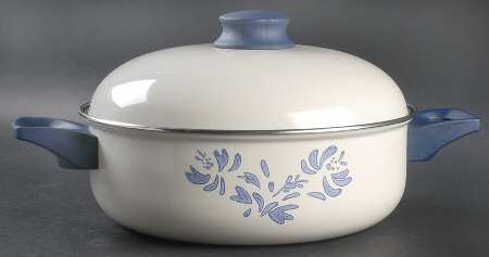Yorktowne 2.5 Quart Metal Round Covered Casserole