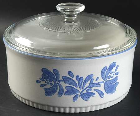 Yorktowne 3 Quart Covered Round Baker