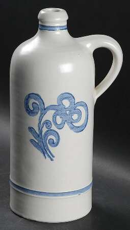 Yorktowne Large Jug