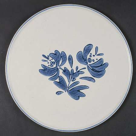 Yorktowne Cake Plate