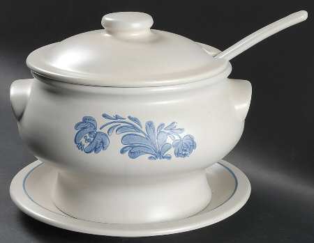 Yorktowne Tureen & Lid w/Ladle & Underplate