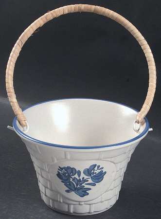 Yorktowne Small Basket