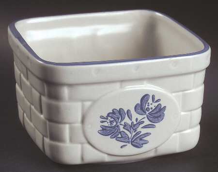 Yorktowne Square Basket