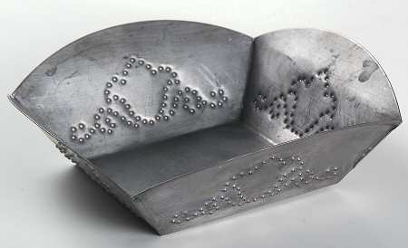 Yorktowne Tinsmith Apple Tray
