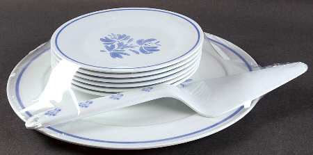 Yorktowne 8 Piece Plastic Cake Serving Set