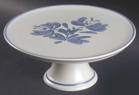Yorktowne 9" Diameter Pedestal Cake Stand