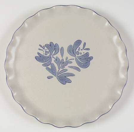 Yorktowne Fluted Cake Plate