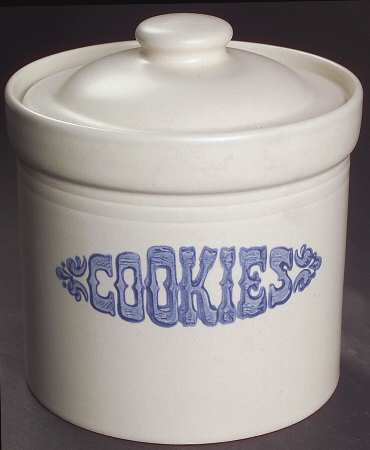 Yorktowne Cookie Jar & Lid