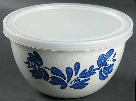 Yorktowne 5" Metal Mixing Bowl & Plastic Lid