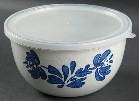 Yorktowne 6" Metal Mixing Bowl & Plastic Lid
