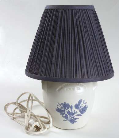 Yorktowne Crock Accent Lamp & Shade