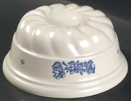 Yorktowne Jello Mold by Pfaltzgraff