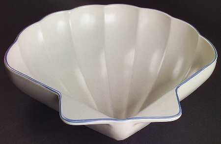 Yorktowne Large Shell Shaped Dish by Pfaltzgraff