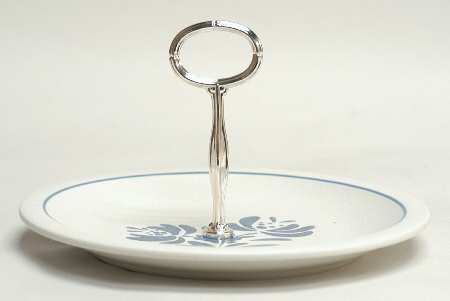 Yorktowne Round Serving Plate with Handle (DP)
