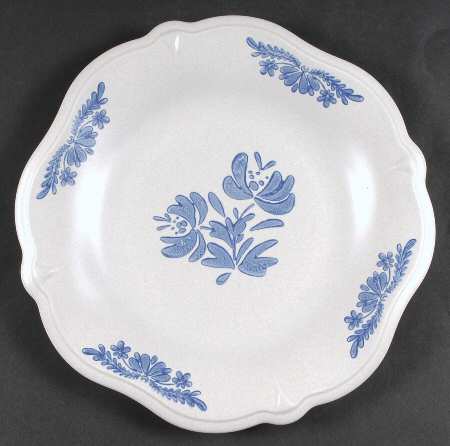 Yorktowne Sculpted Round Server/Chip Tray by Pfaltzgraff
