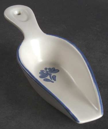 Yorktowne Medium Scoop